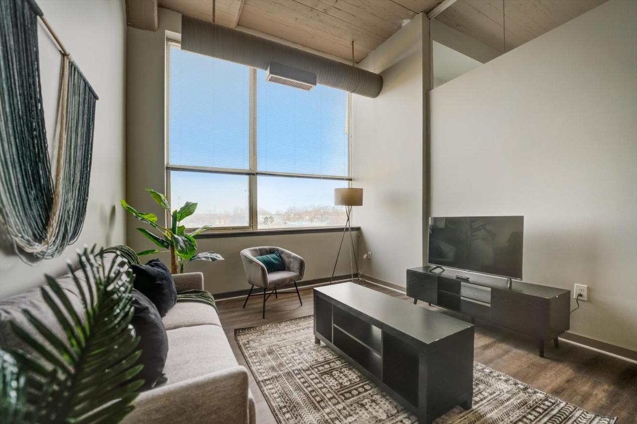 Frontdesk Waterfront Apts Downtown Cleveland Daire Oda fotoğraf